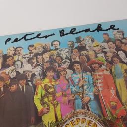 THE BEATLES, sgt peppers lonley hearts club band, 12" GATEFOLD, 2 BOXED EMI BLACK AND SLIVER LABEL, SIGNED COPY, PCS 7027