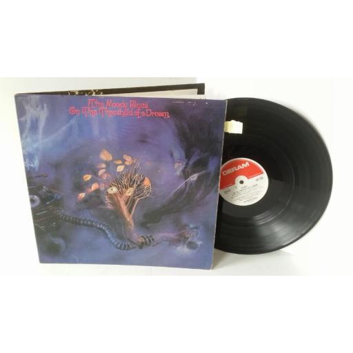 THE MOODY BLUES on the threshold of a dream, SML 1035, gatefold with centre attached lyric booklet