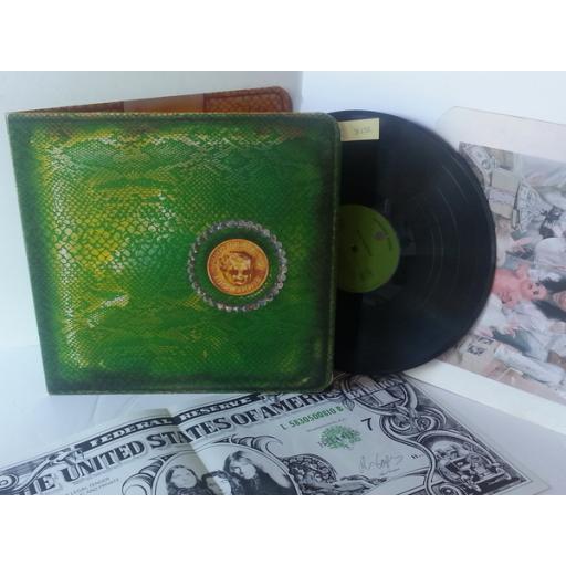 ALICE COOPER billion dollar babies, gatefold, K 56013, includes large dollar bill, and press out cards