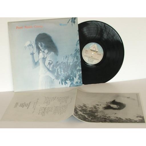 PATTI SMITH GROUP wave With lyric insert. Title and track list wriiten in red...