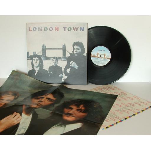 WINGS  London town PAS 10012 With double sided poster