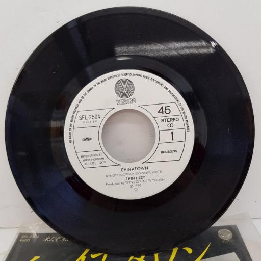 THIN LIZZY - Chinatown, B side - Sugar Blues (Live), SFL-2504, 7"single, white label with black font