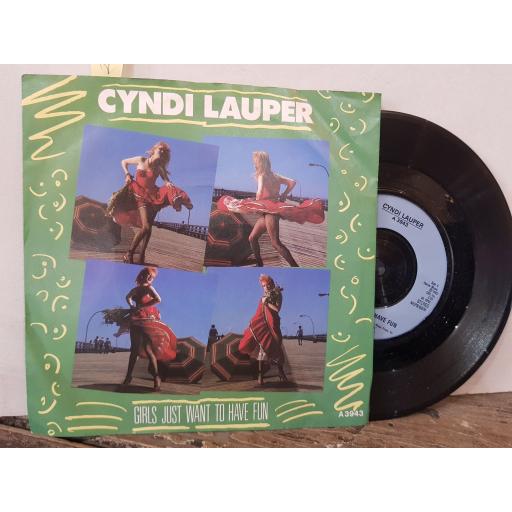 CYNDI LAUPER girls just want to have fun. 7" VINYL SINGLE. A3943