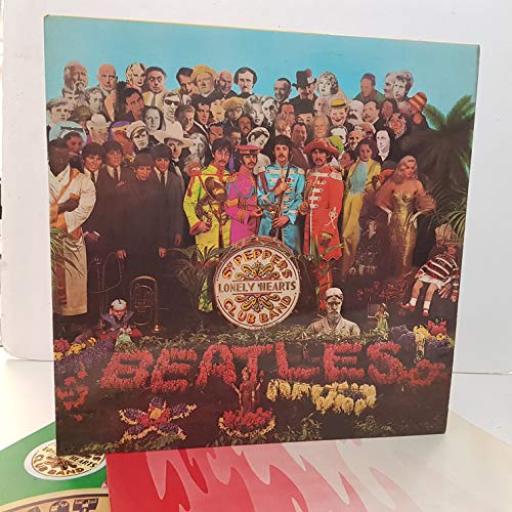 THE BEATLES Sgt PEPPERS LONELY HEARTS CLUB BAND. 12" inch vinyl PCS7027