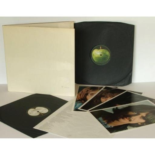 THE BEATLES white album, complete with 4 photos and poster. PCS 7067, gatefold, double album