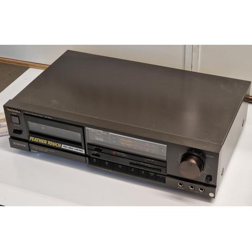 Technics RS-B355 is a stereo cassette deck