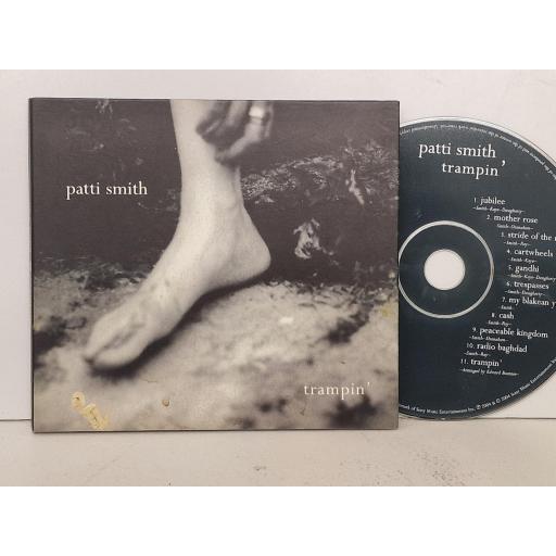 PATTI SMITH Trampin' compact-disc. 5152152
